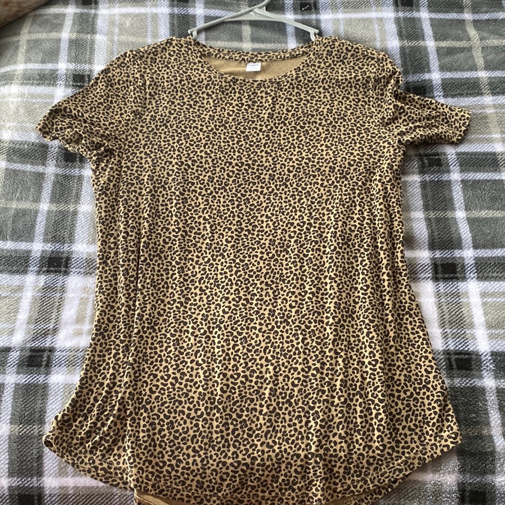 old navy cheetah shirt
